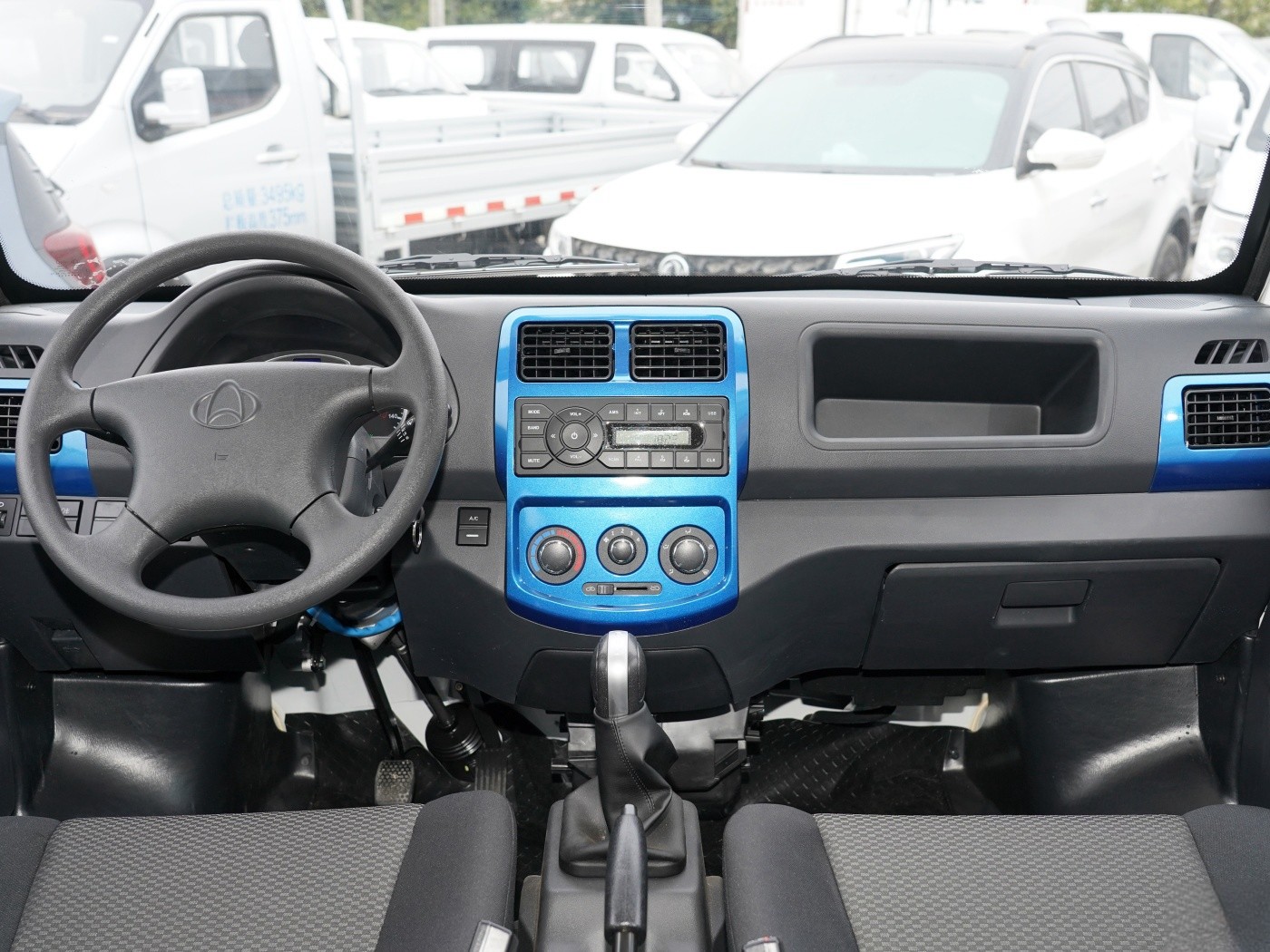 New Energy Vehicles LHD Van 2 Seats Battery Life 245km Changan Star 9 Ev Car 245km NEDC Available