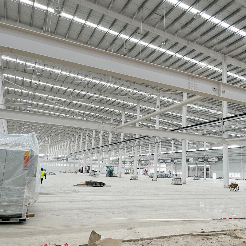 Industrial Steel Portal Frame Building , Recyclable Steel Structure Residential Building Construction