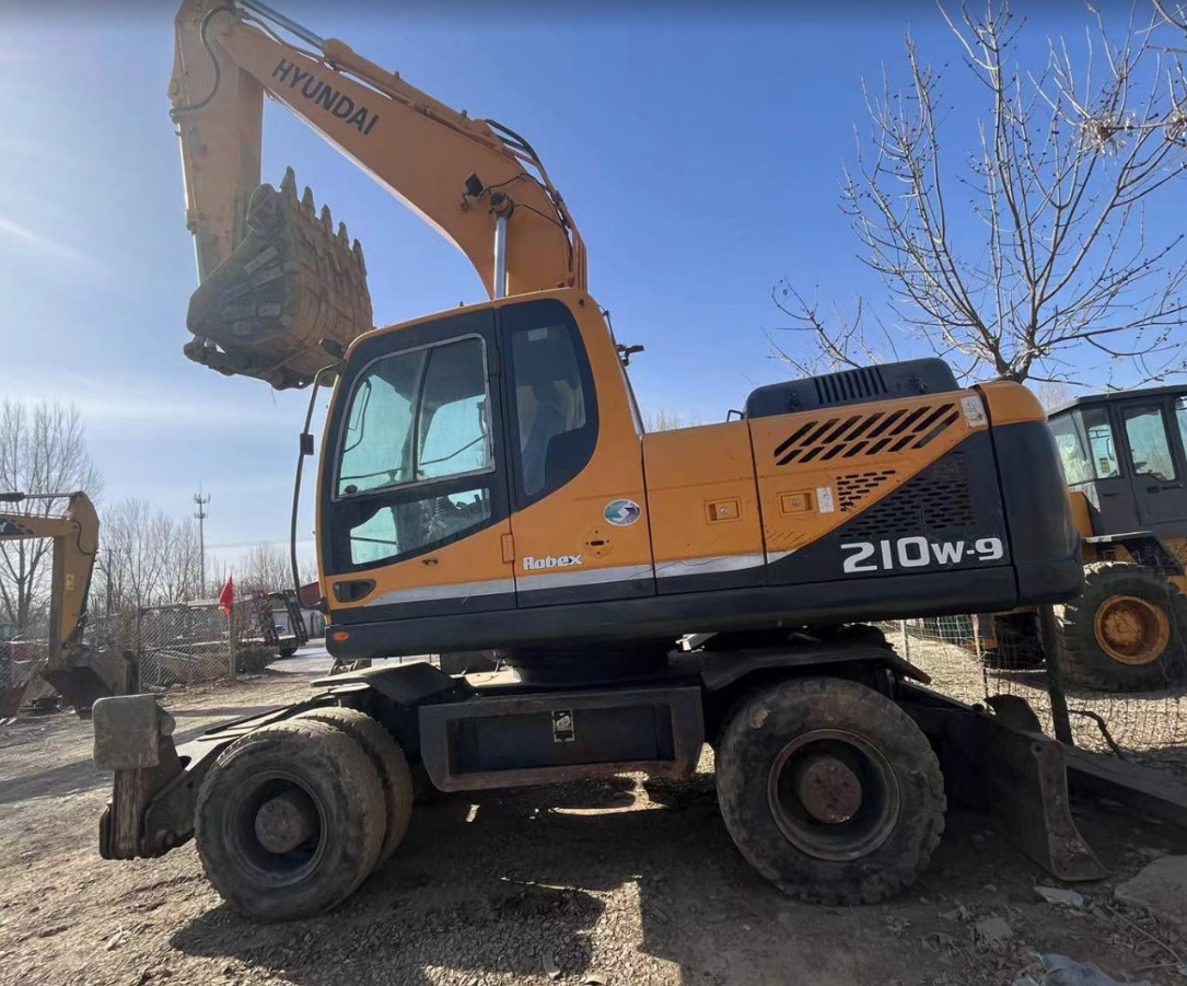 Original Brand Korea Used Hyundai 210 Wheel Excavators for Construction Machine