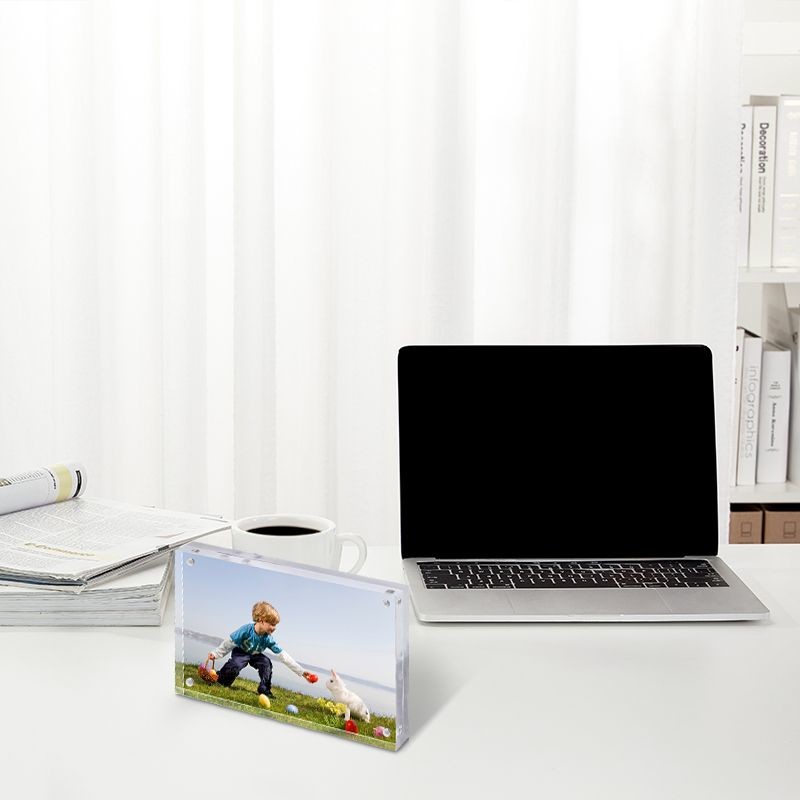 Acrylic Magnetic Photo Frames 10*15*1.6cm Double Sided Tabletop Picture Frames