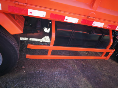 600P 4X2 6 Wheeler Mini Mining Dump Truck Isuzu Engine Euro 5 120HP With 2.2M3 Body Capacity