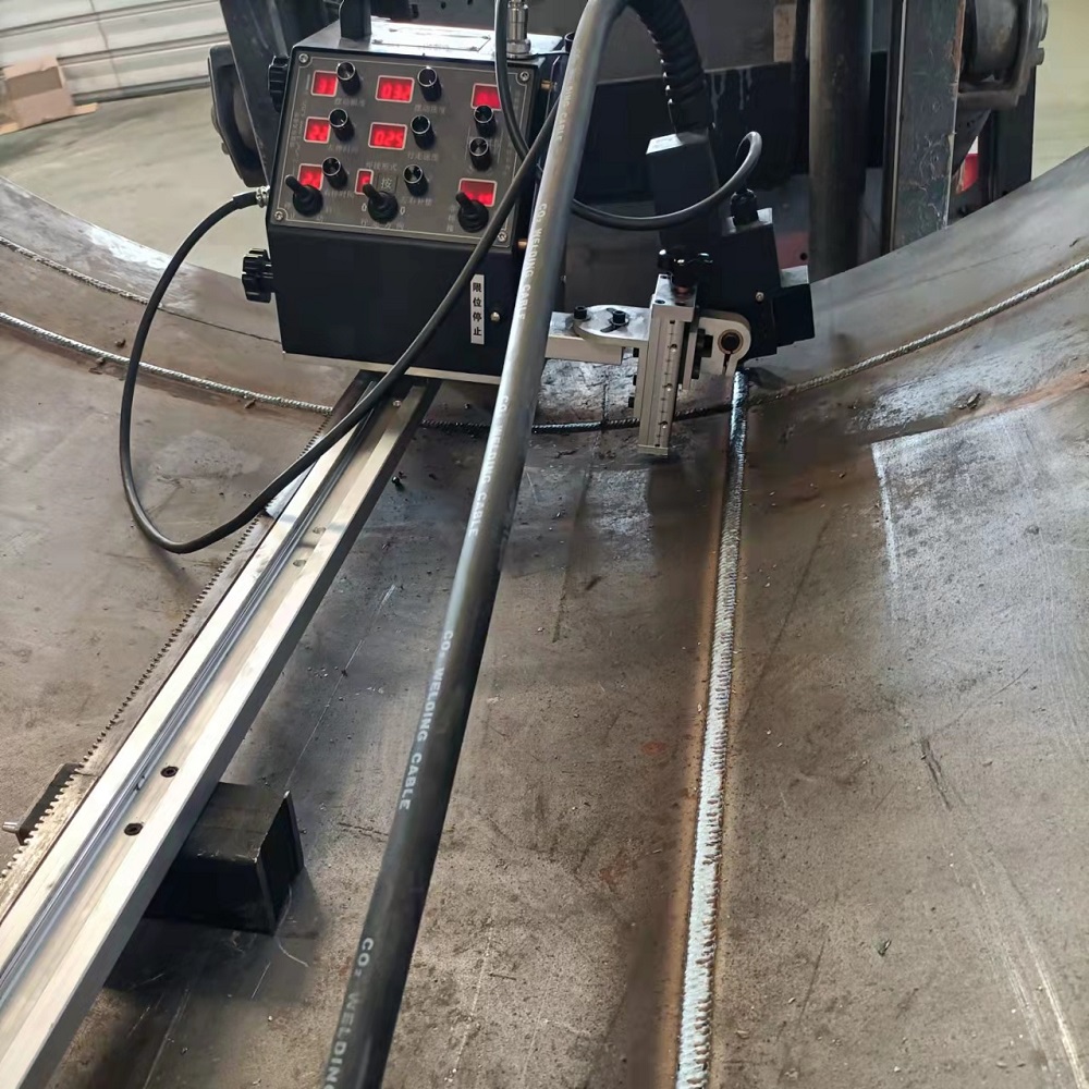 Low Maintenance Cost Steel Plate Seam Welder The Ideal Choice for Tank Construction