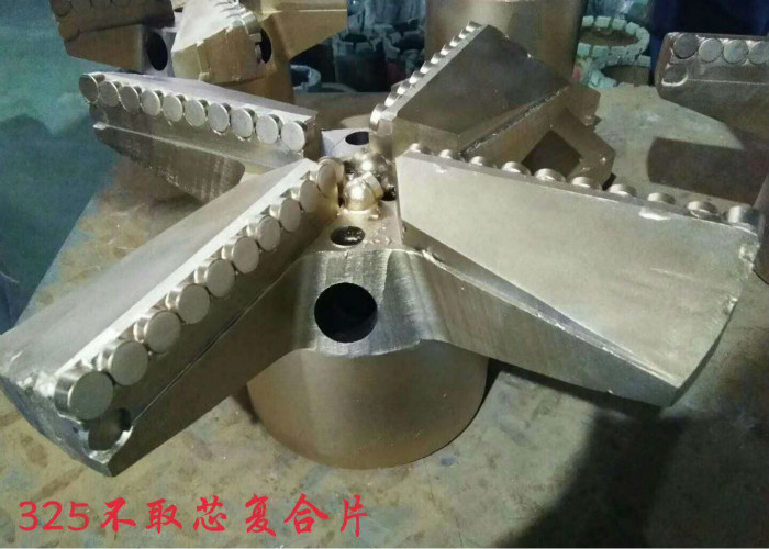 High Clearness Speed HDD Hole Openers 4 Wings PDC Drag Bit ISO9001 Standard