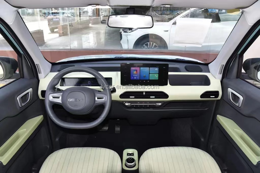 Rear Camera Equipped Geely Panda Mini Energy Vehicle with 200km Range and 3 Cylinders