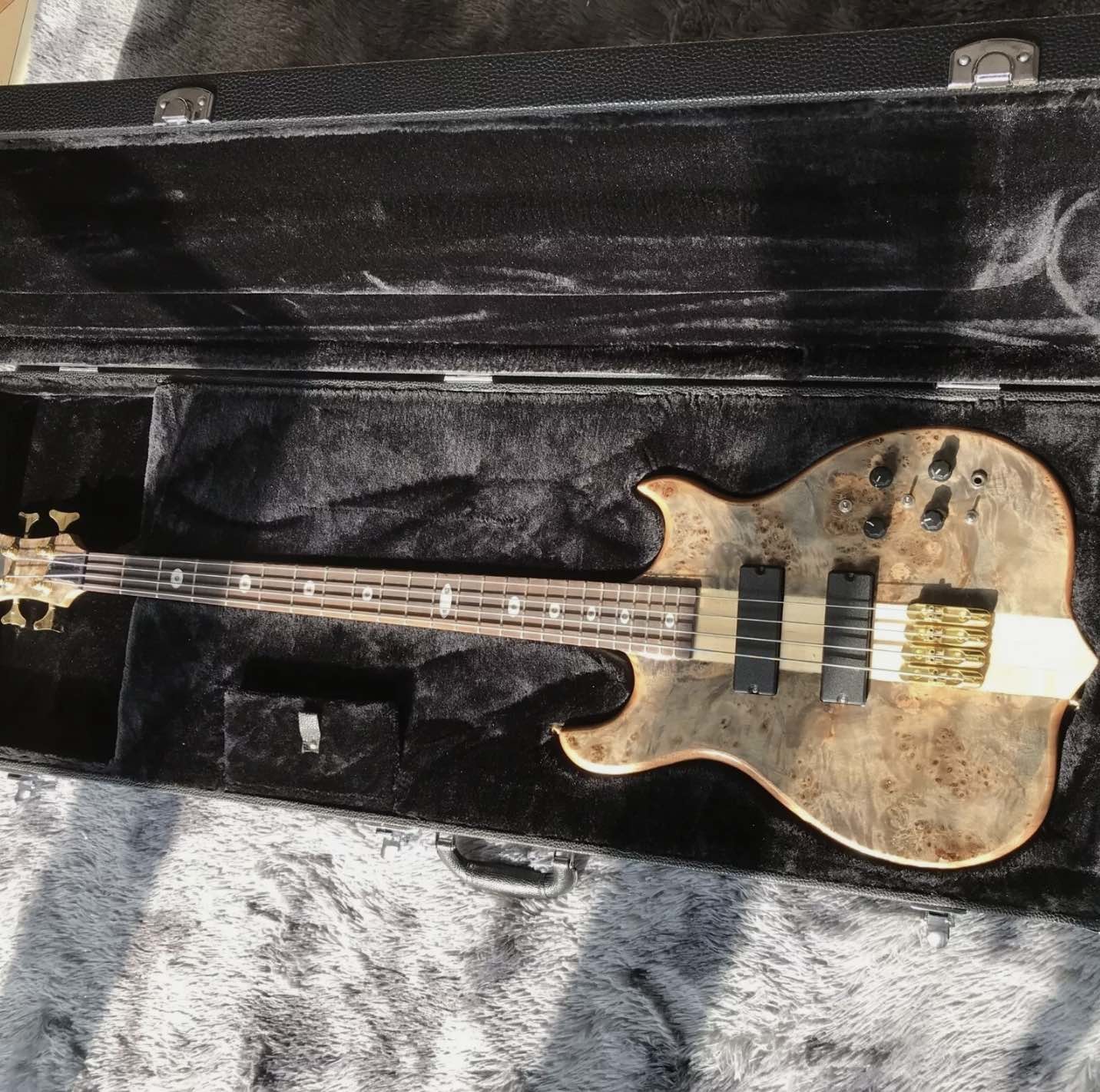 Custom 42 inch active pickup neck through body veneer maple top 4 strings Alembic style electric bass