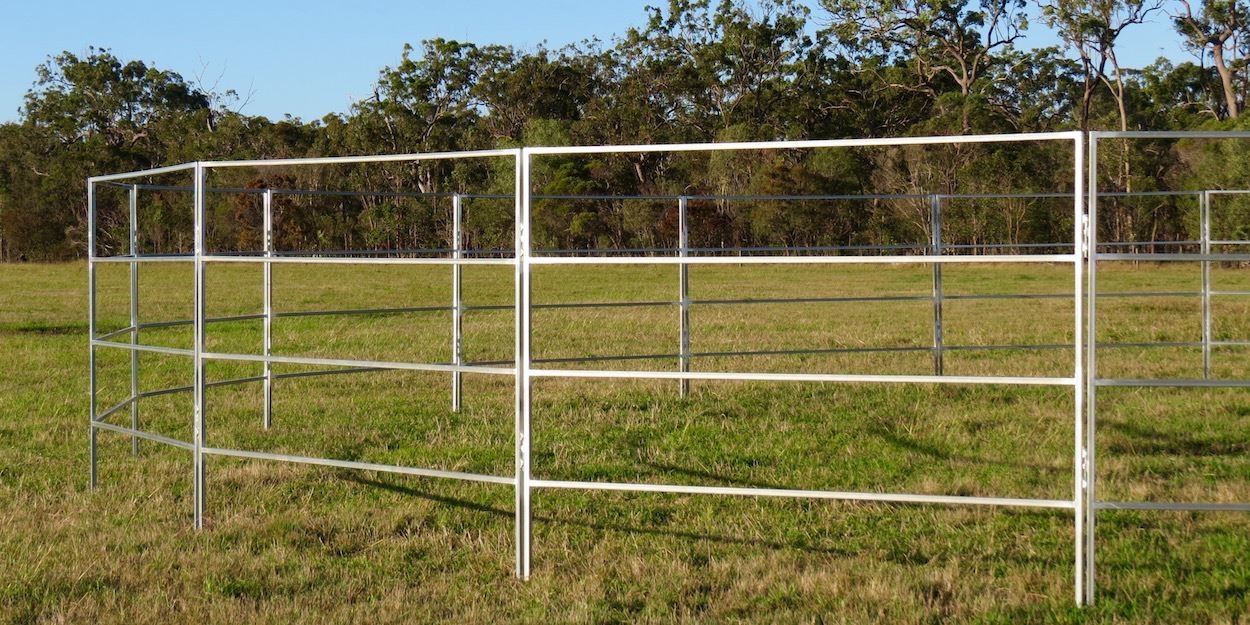Australia Hot dipped galvanized 1.8m height livestock steel horse fence panels
