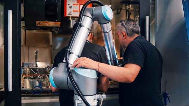 Collaborative Welding Robot Arm UR UR10 Cobot Robot With Two Finger Soft Gripper