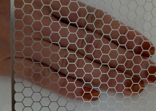 Customized Design Stainless Steel Round Hole Hexagonal Hole Perforated Sheet For Speaker Box