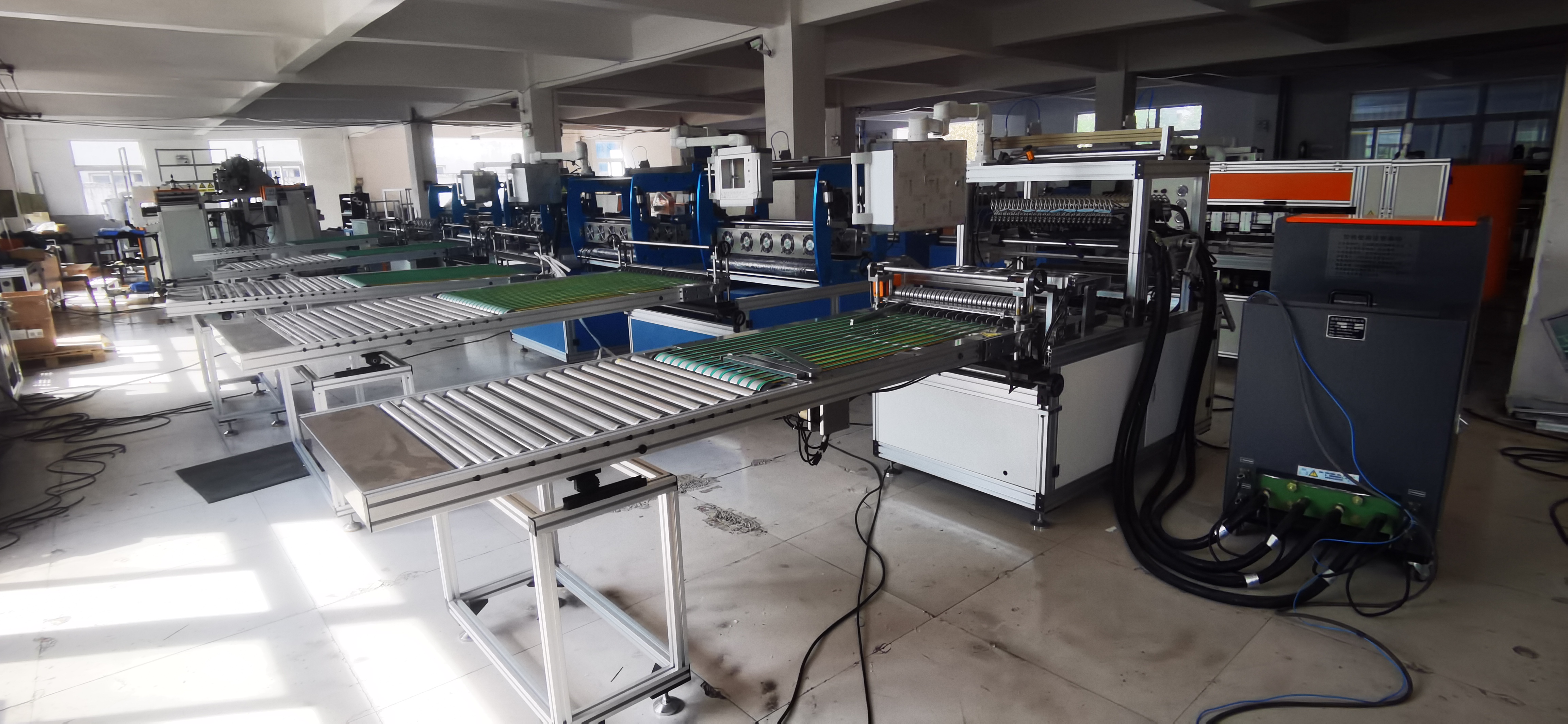 220V Facial Tissue Paper Folding Machine High Speed Automatic Paper Folding Machine With Partitions