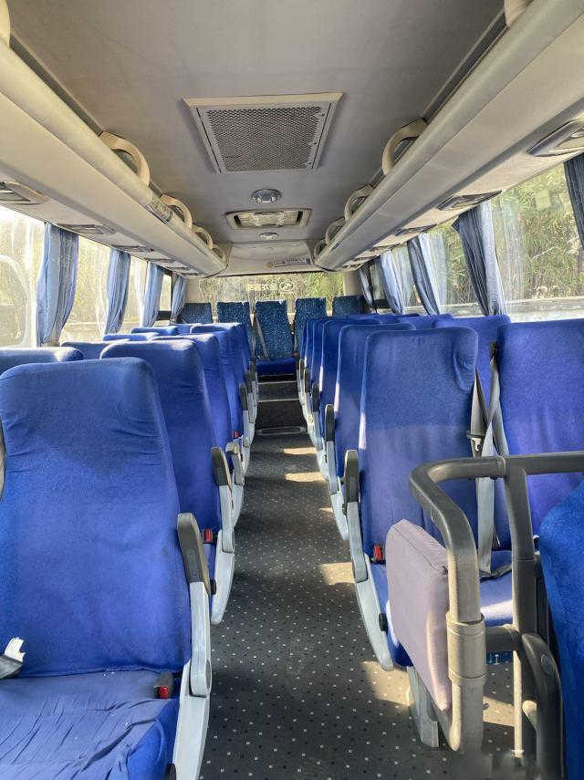 Kinglong Used Bus XMQ6802 Tour Bus 33seats Yuchai Engine Bus With Manual Transmission