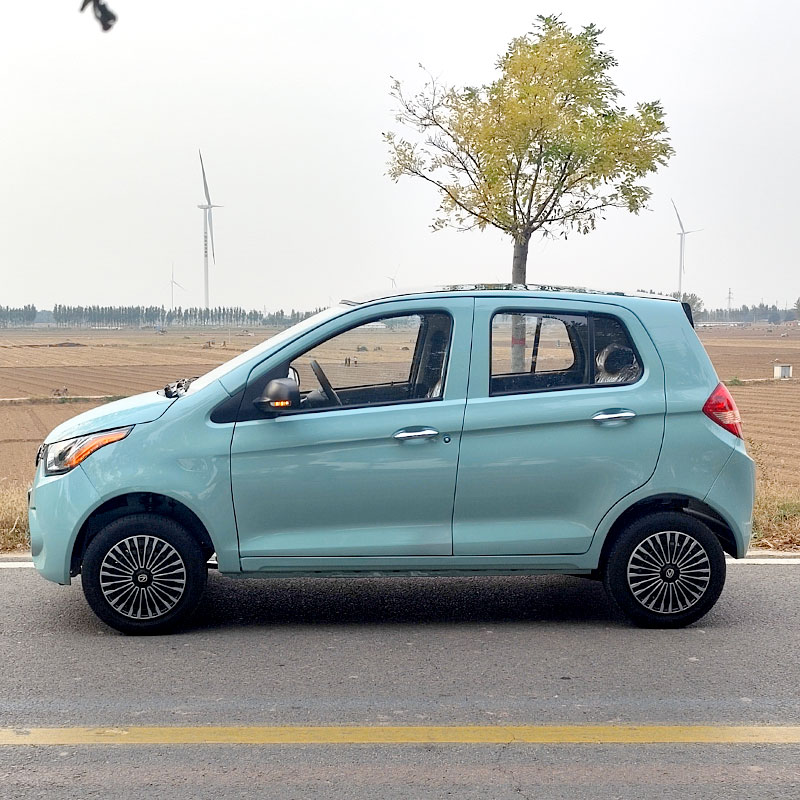 Energy Vehicle Mini Electric Car for Adults without Driving License and Manual Adjustment Exterior Rearview Mirror