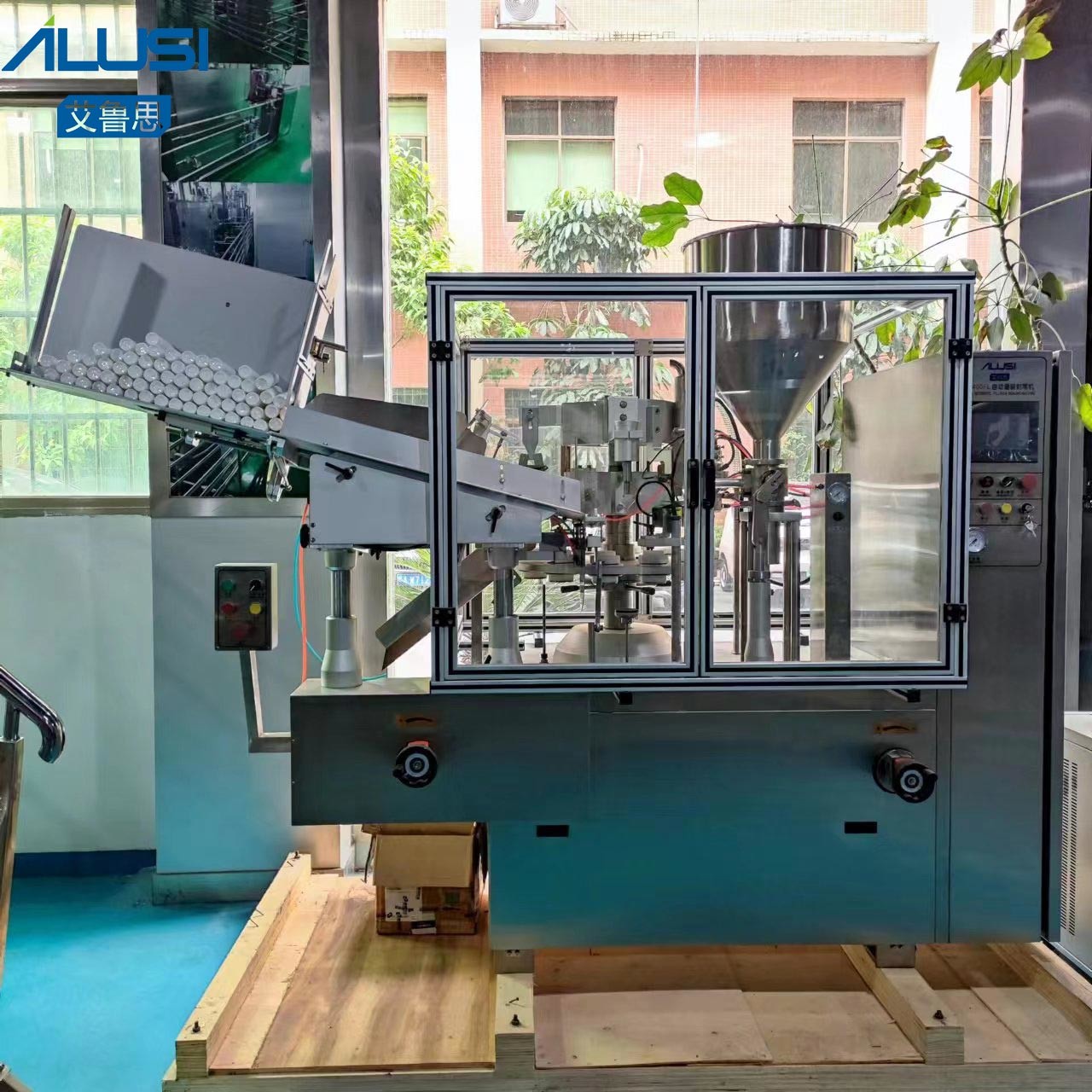 Soft Cosmetic Cream Plastic Tube Filling And Sealing Machine 4000PCS/H Automatic