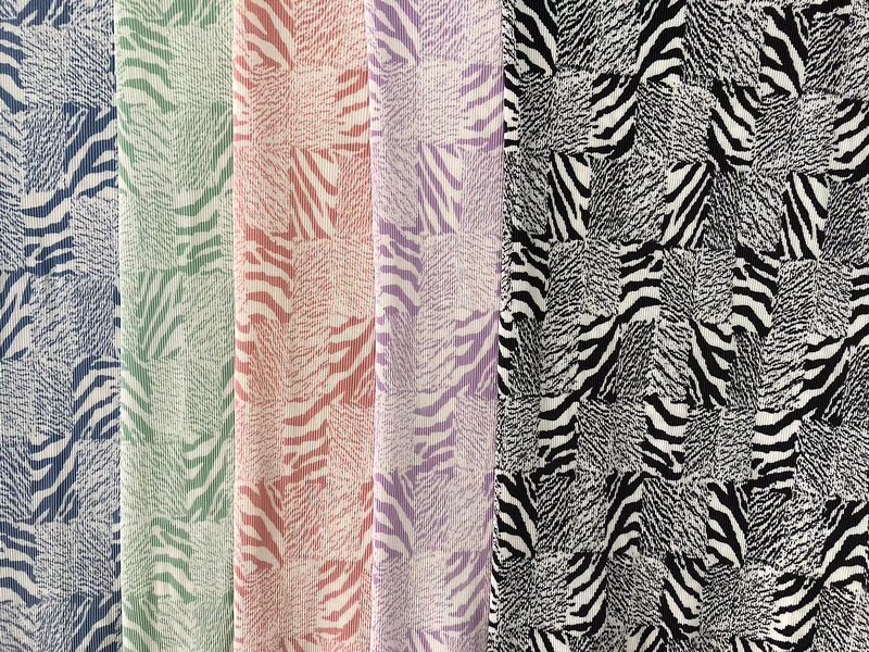 Floral Dots Geometric Print Crepe Woven Fabric Tie Dye 250gsm For Garment
