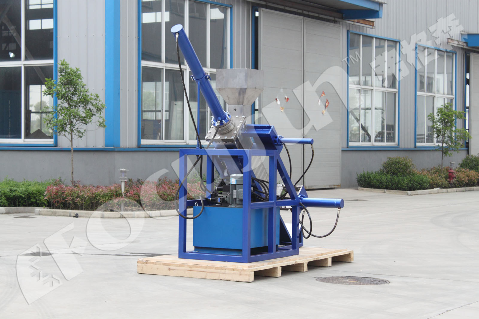 Boost Your Production with 3.7KW Flake Ice Tube Block Ice Compactor Machine