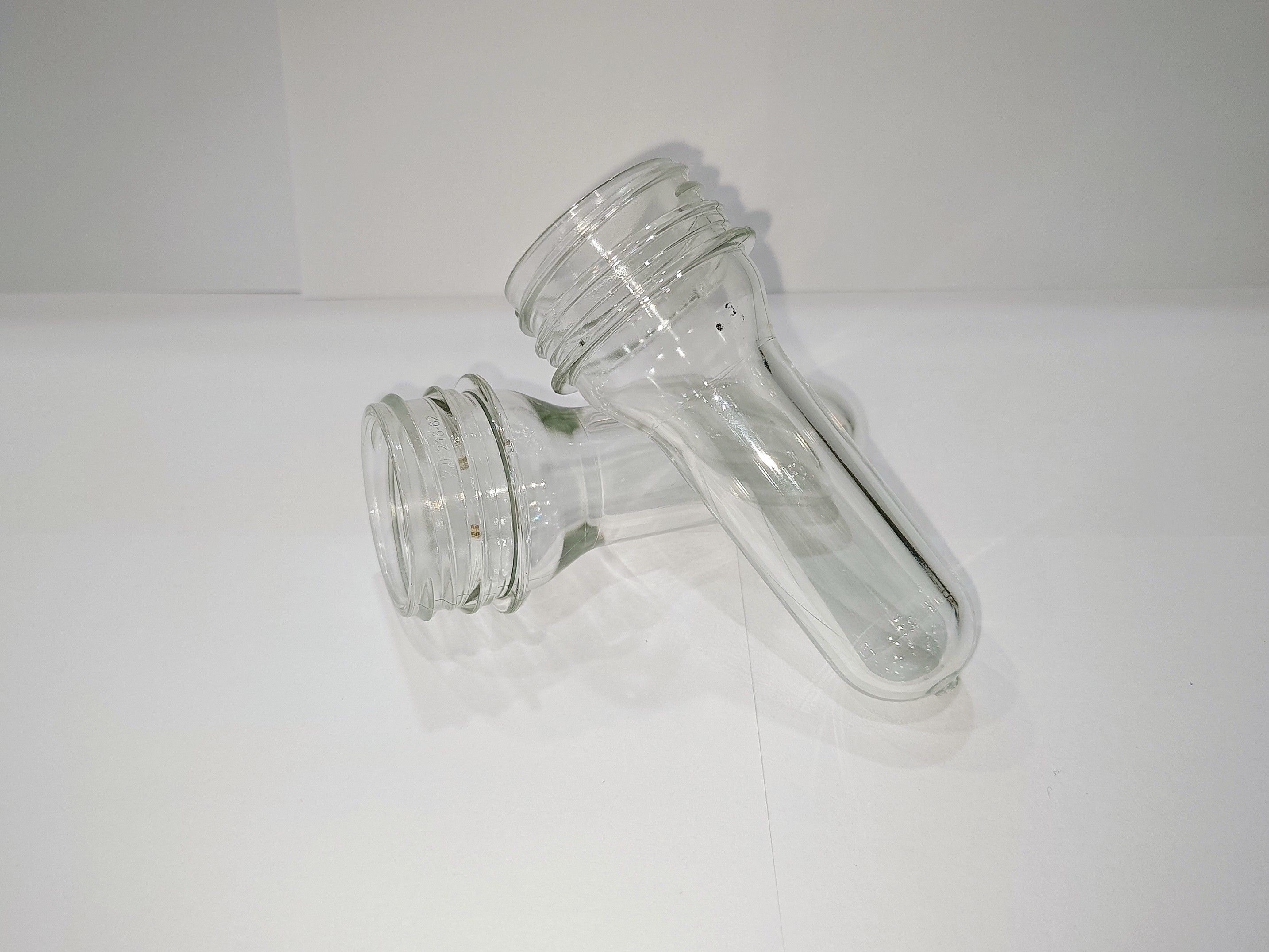 Customized Size PET Preform 32mm 38mm For Beverage Medicine Bottles Oil Bottles