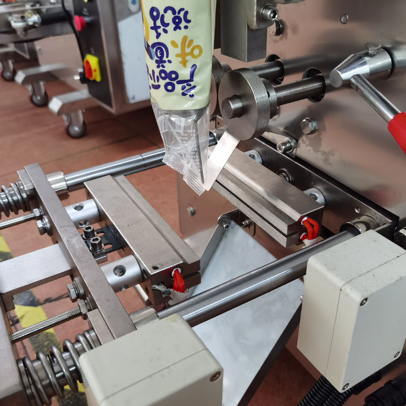 OEM Tea Sachet Packing Machine ISO9001 Multi Lane Packing Machine