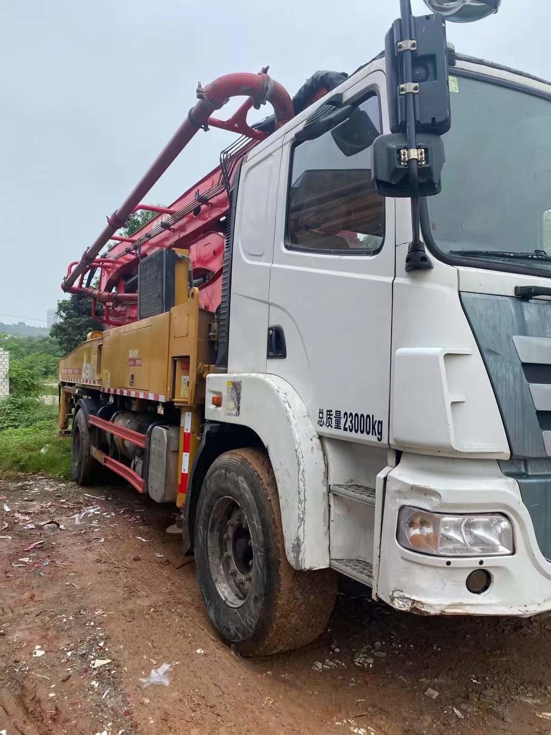 180m³ Used Truck Concrete Pump , Diesel Concrete Pump Truck With Boom