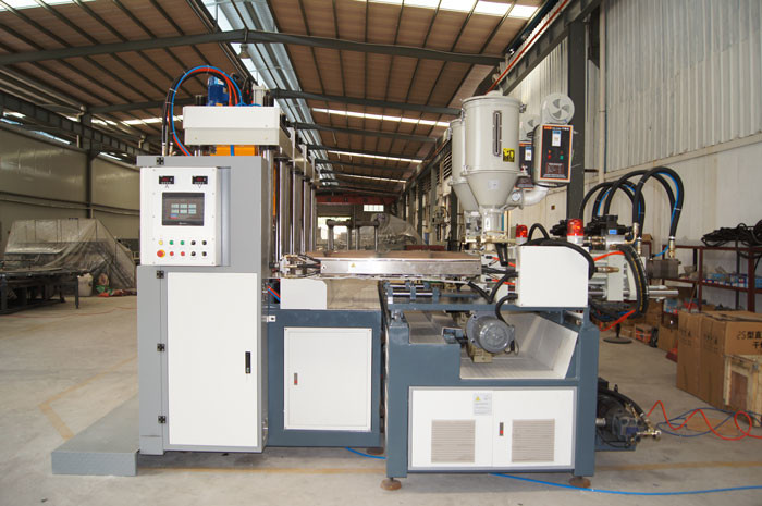 Automatic Vertical Rubber TPU TR PVC Shoe Sole Injection Machine 2 Stations
