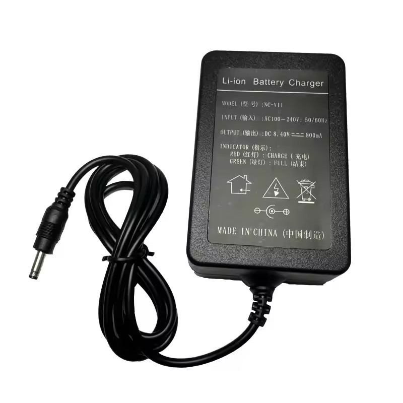 Universal Charger NC-III Battery Charger For South Total Station Li-30 LI-39Battery Li-IonBattery Charger NC-III Size3.5*1.35mm