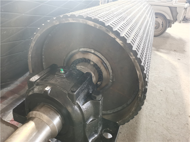 Temperature Resistant 10mm Rubber Lagging Pulley Conveying Large Stone
