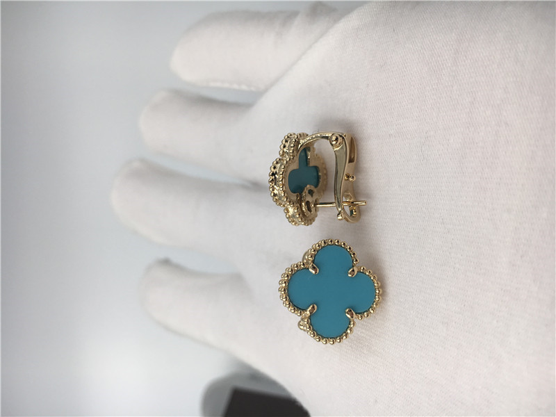 Van Cleef Arpels Sweet Alhambra earstuds 18k yellow gold with turquoise
