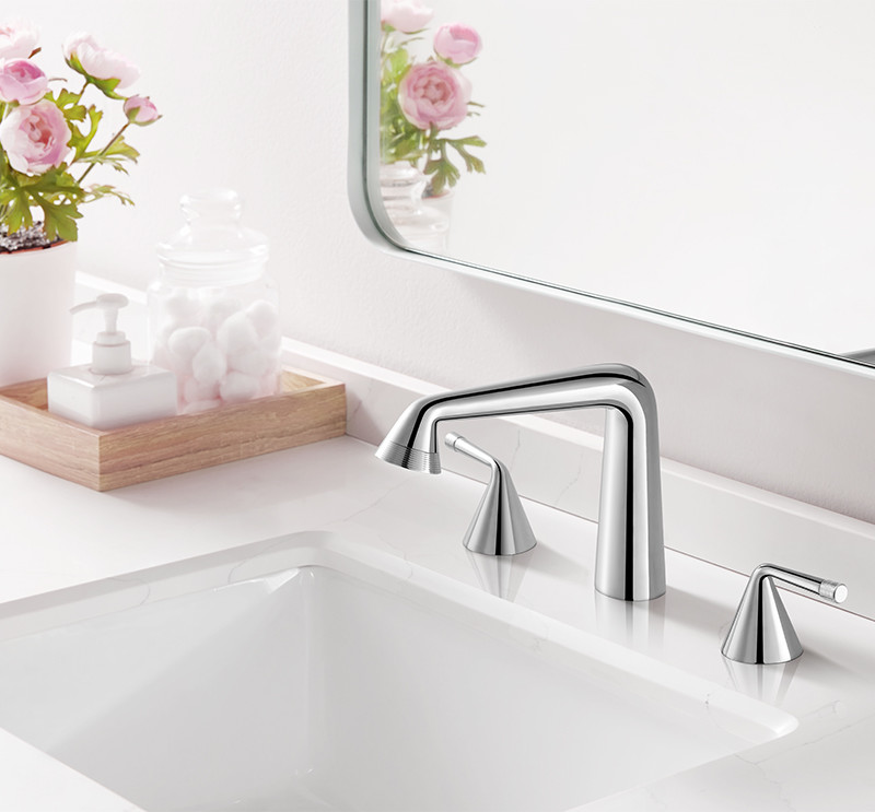 Three Hole Basin Brass Lavatory Faucets Hot And Cold Water Mixer