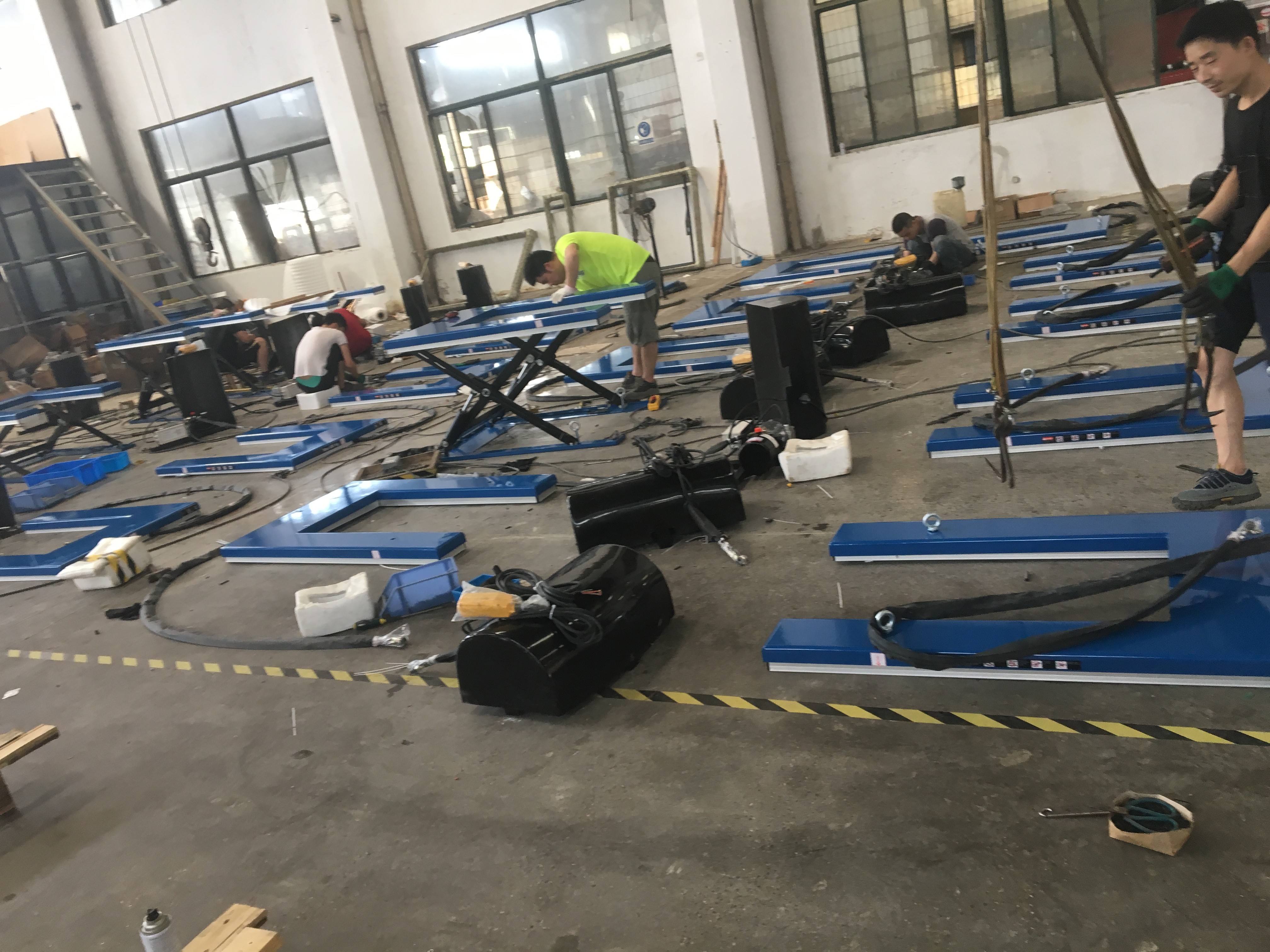 U Shaped Low Profile Lift Tables 2000kg 1 Ton 6600lbs Capacity
