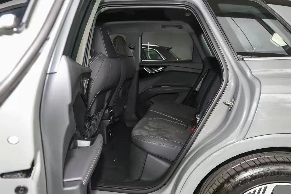 2023 Au-di Q4 40 E-tron Inaugural Version Pure Electric 204 Hp Pure Electric Cruising Range 605km Maximum Speed 160km/h