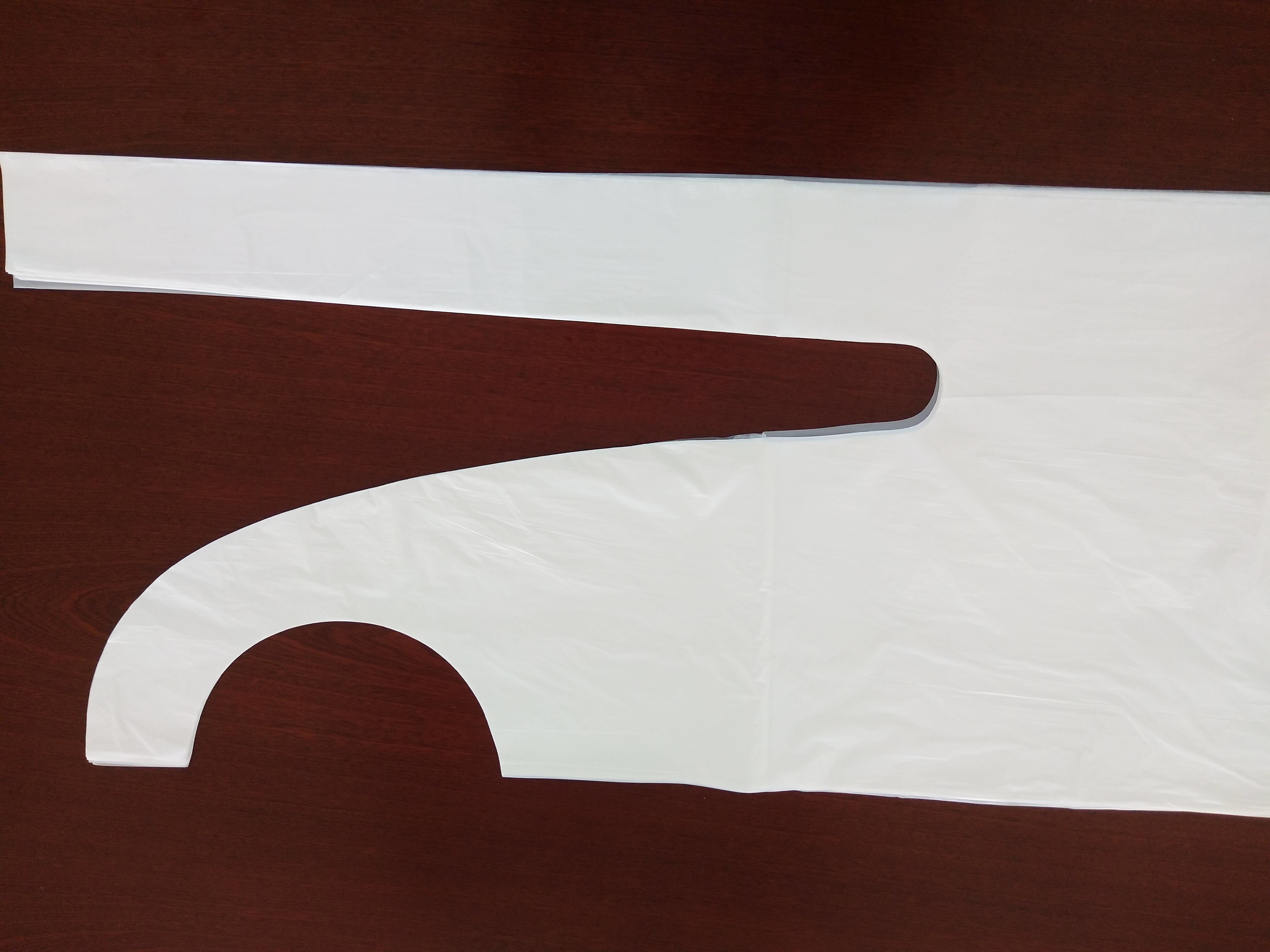Eco Friendly Food Contact Plastic Cooking Aprons 69 X 107 Cm Oil Resistance