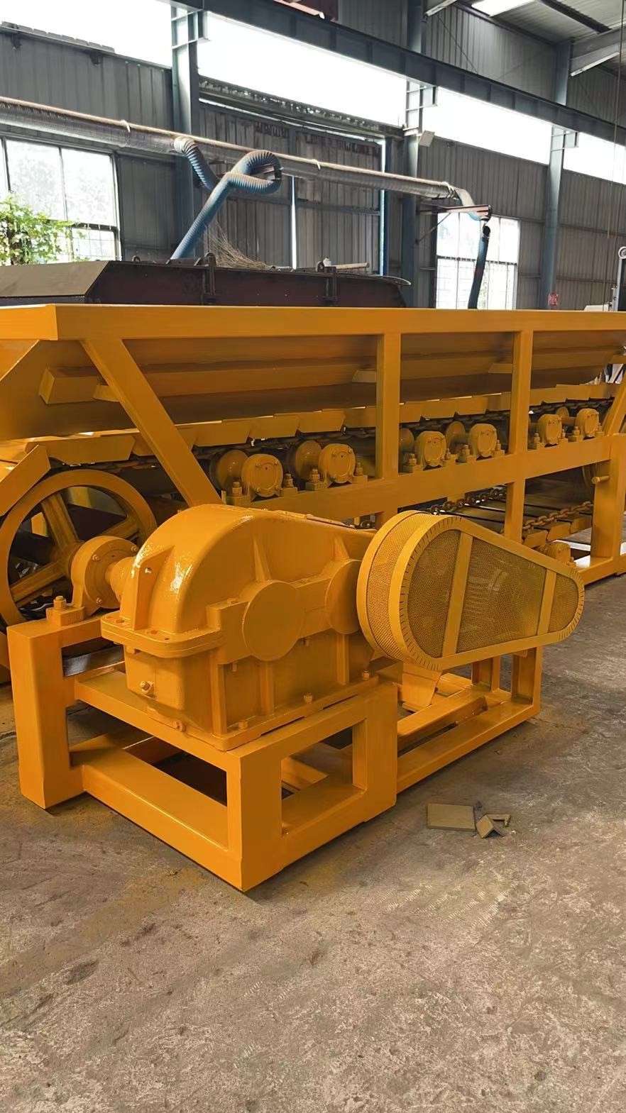Energy-Saving Plate Feeder for Raw Material Feeding in Brick Production Line