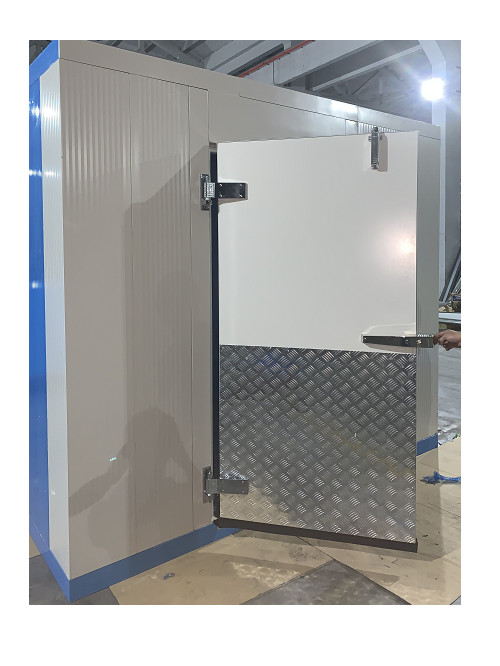 Manual Electrical Sliding door hinged door Walk In Freezer Low Temperature Commercial Cooling Walk In Cooler