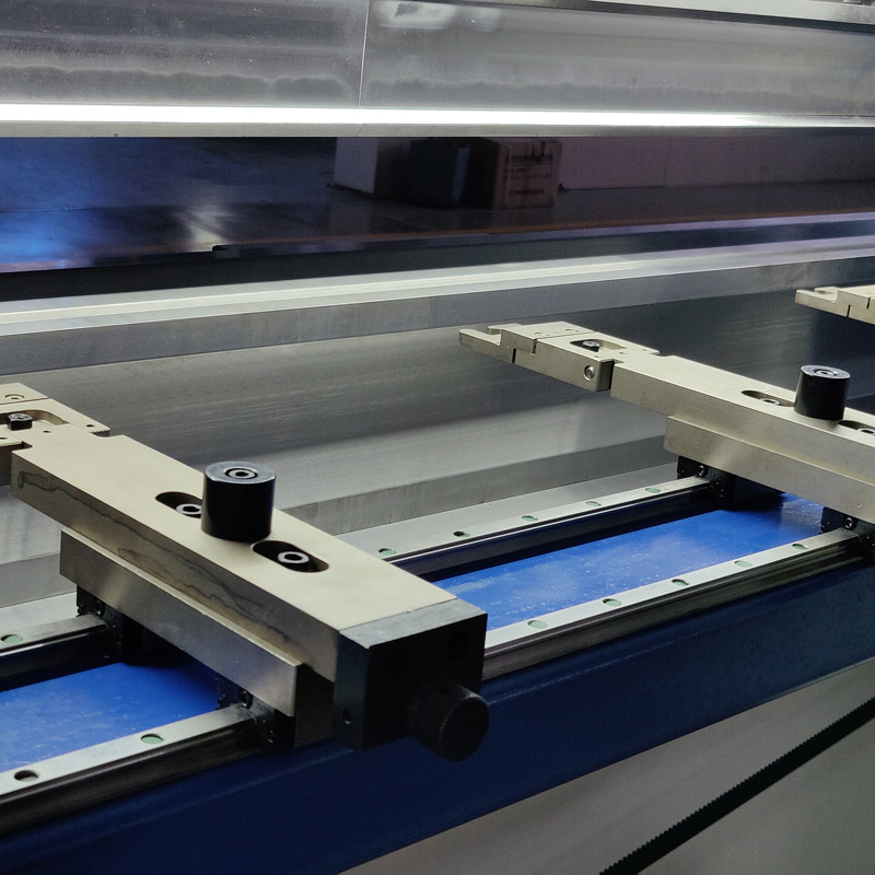 Highly Efficient WC67Y-400T4000 NC Controller Hydraulic Press Brake 26KW