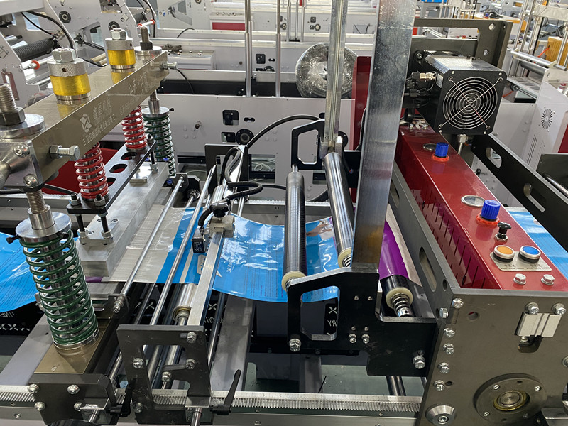 8.5kw Computerized Tissue Bag Making Machine Plastic Bag Making Equipment