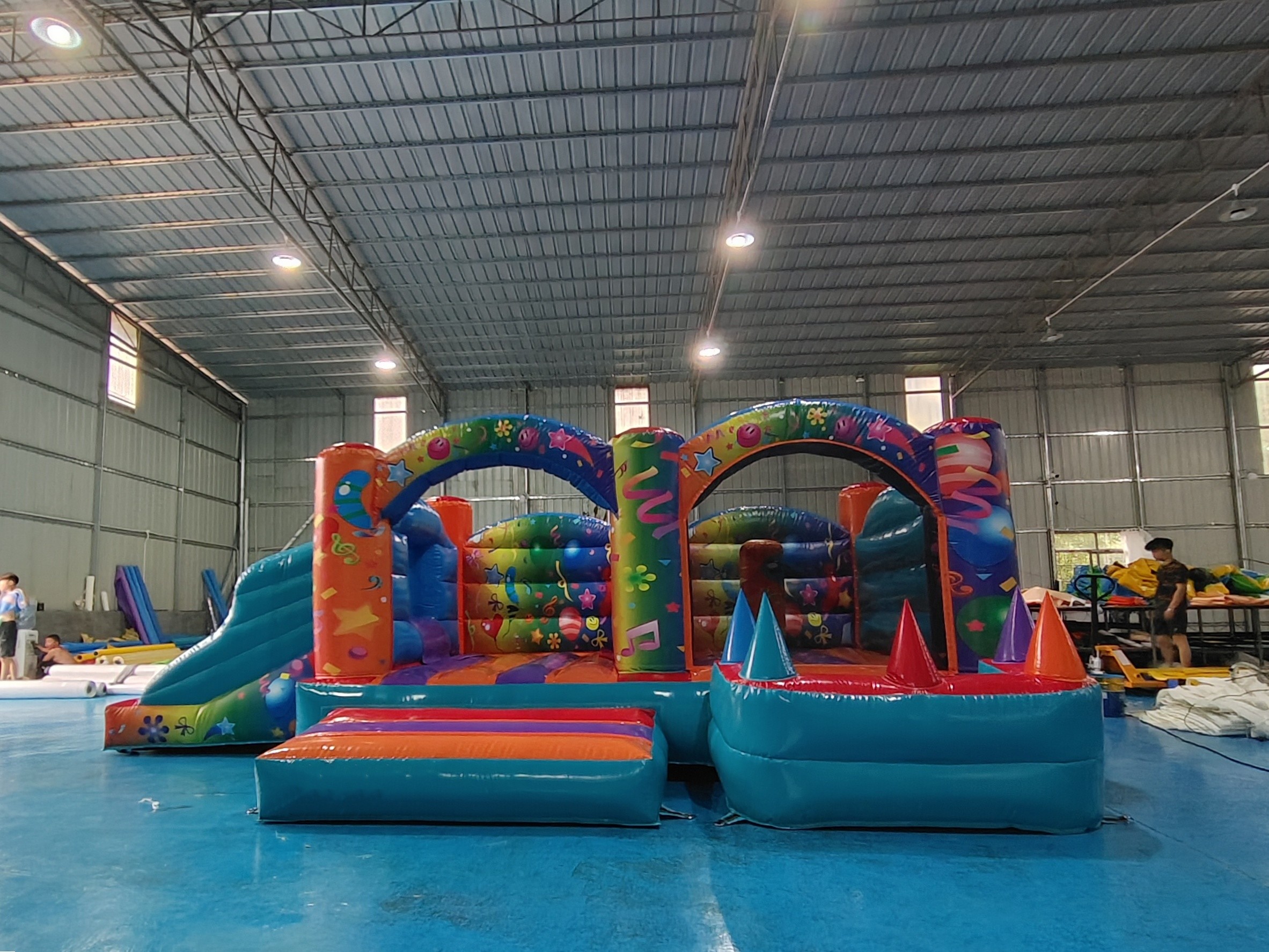 Indoor Playground Inflatable Bouncer Combo With Slide Gaint Inflatable Amusement Park