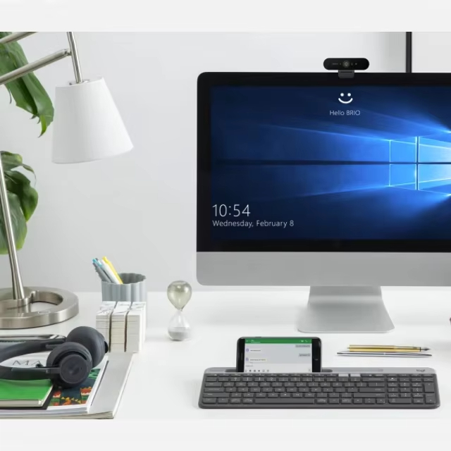 4K PRO WEBCAM 4K Webcam with HDR and Noise-canceling Mics