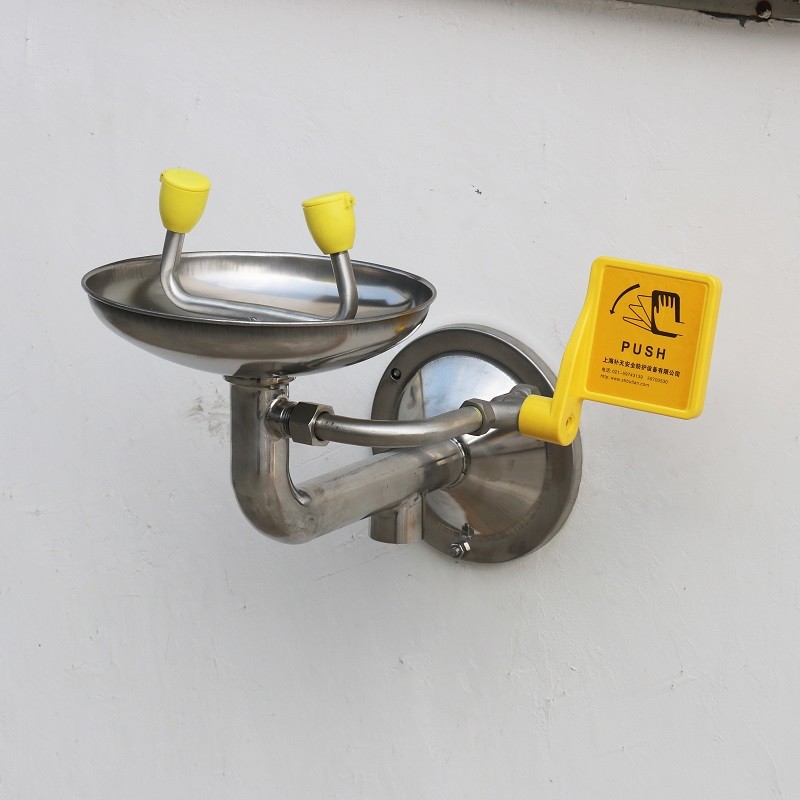 Stainless Steel eyewasher Classic Wall Mounted Eyewash Station for labs Safety Equipment round bracket