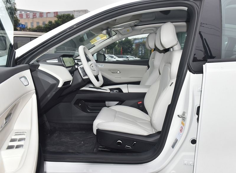 Changan Sl03 Auto High Performance Electric Cars Five Door Five Seats Four Wheel