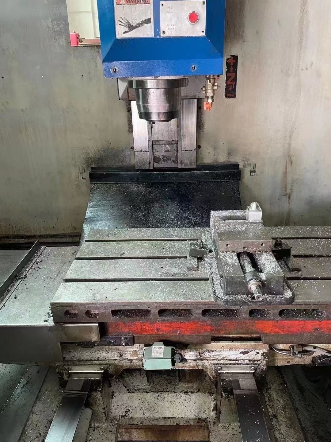Used 850 Mitsubishi CNC Machining Center High Speed Machine Center