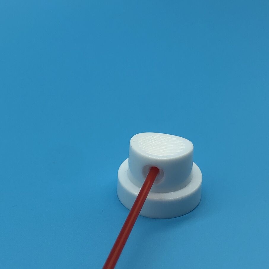 Efficient Carburetor Cleaner Applicator for Automotive Maintenance - Precise and Easy to Use