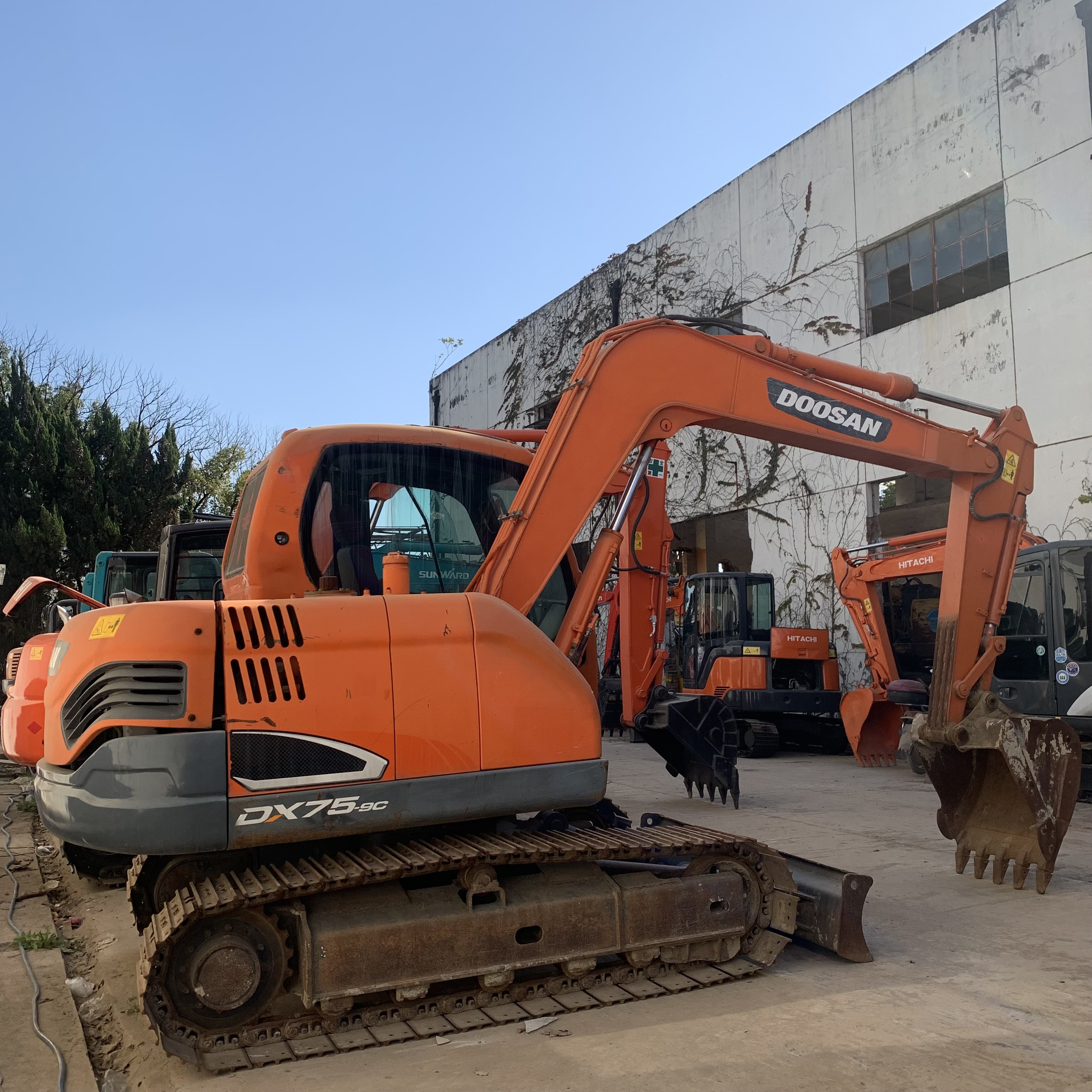 7350kg Operating Weight Doosan DX75 Dx60 DX80 Excavator with Original Hydraulic Valve