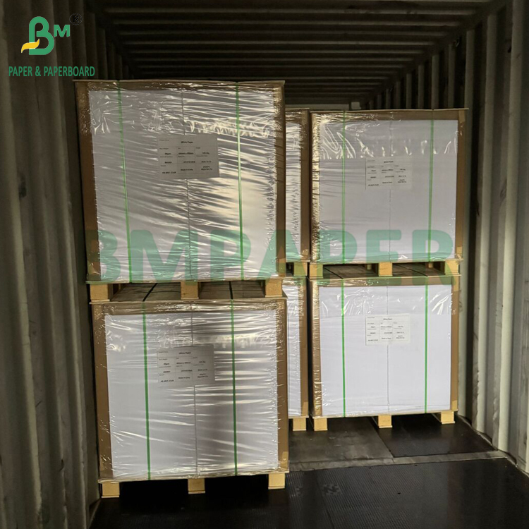 40gsm 45gsm MG White Craft Paper For Envelopes 37cm 42cm Good Toughness
