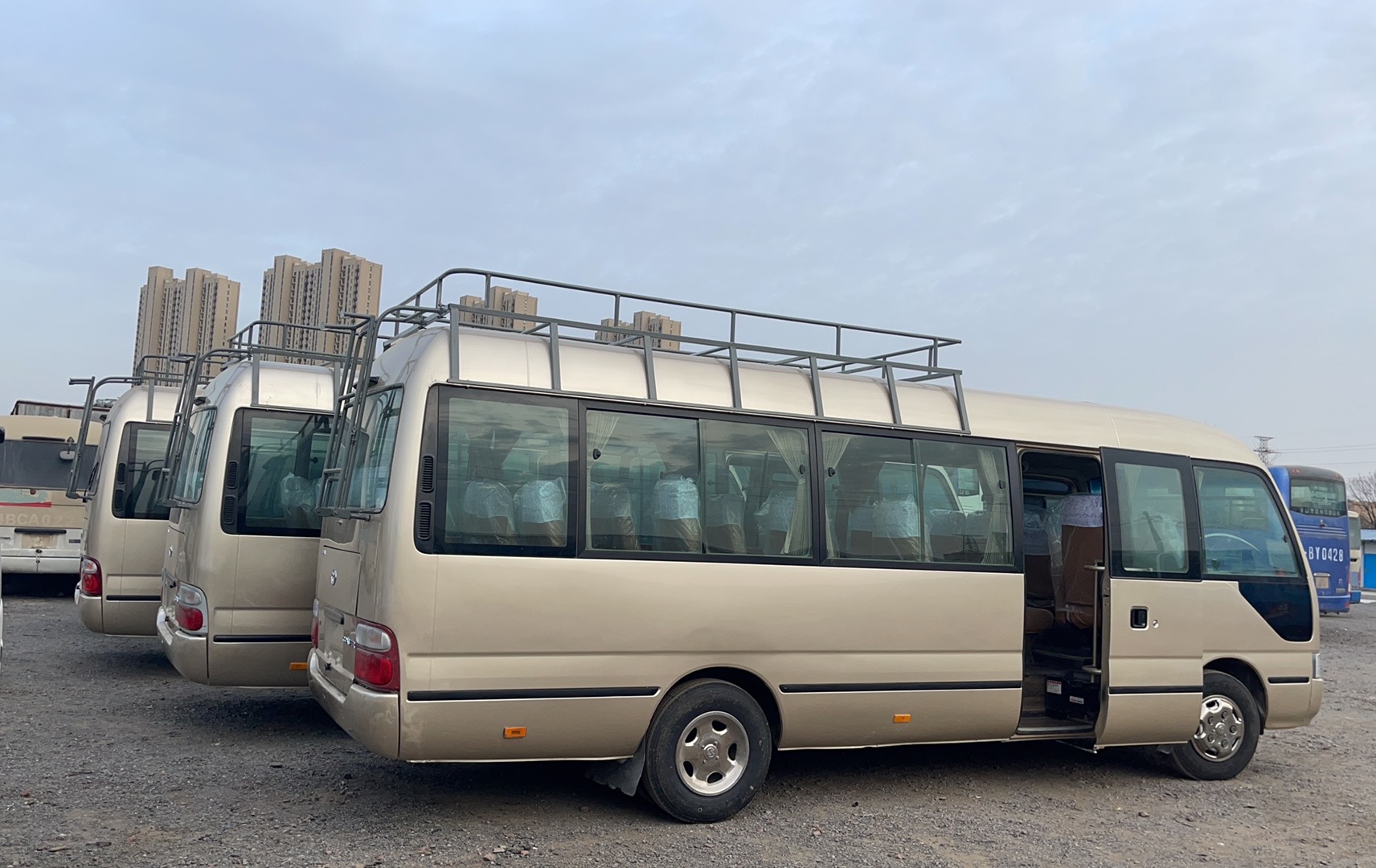 30 Seater Diesel Used Toyo ta Coaster Bus with 15BFT Engine and Euro 3 Emission