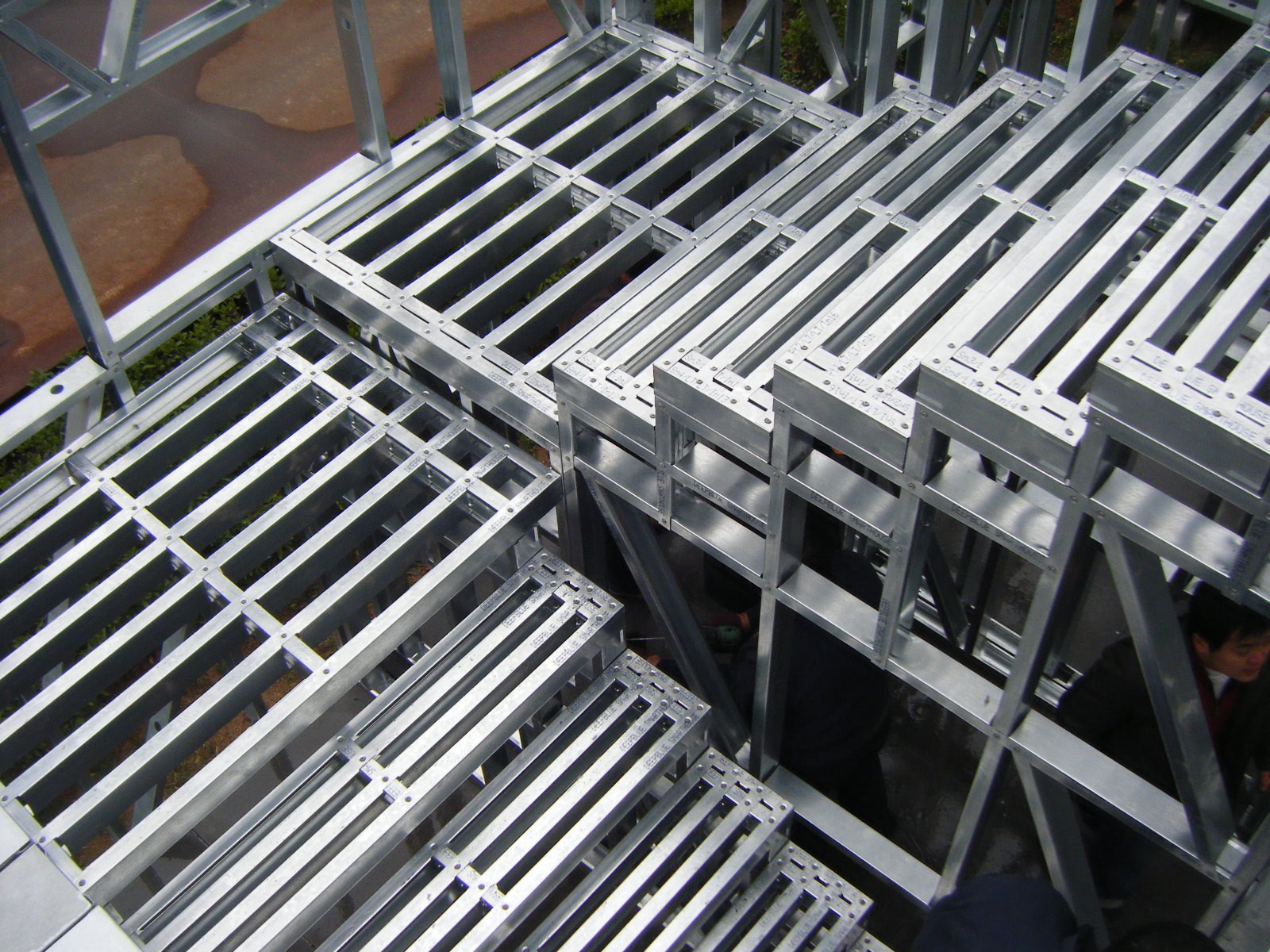 White Color Modern Economic Prefab Light Steel House bluescope steel framing