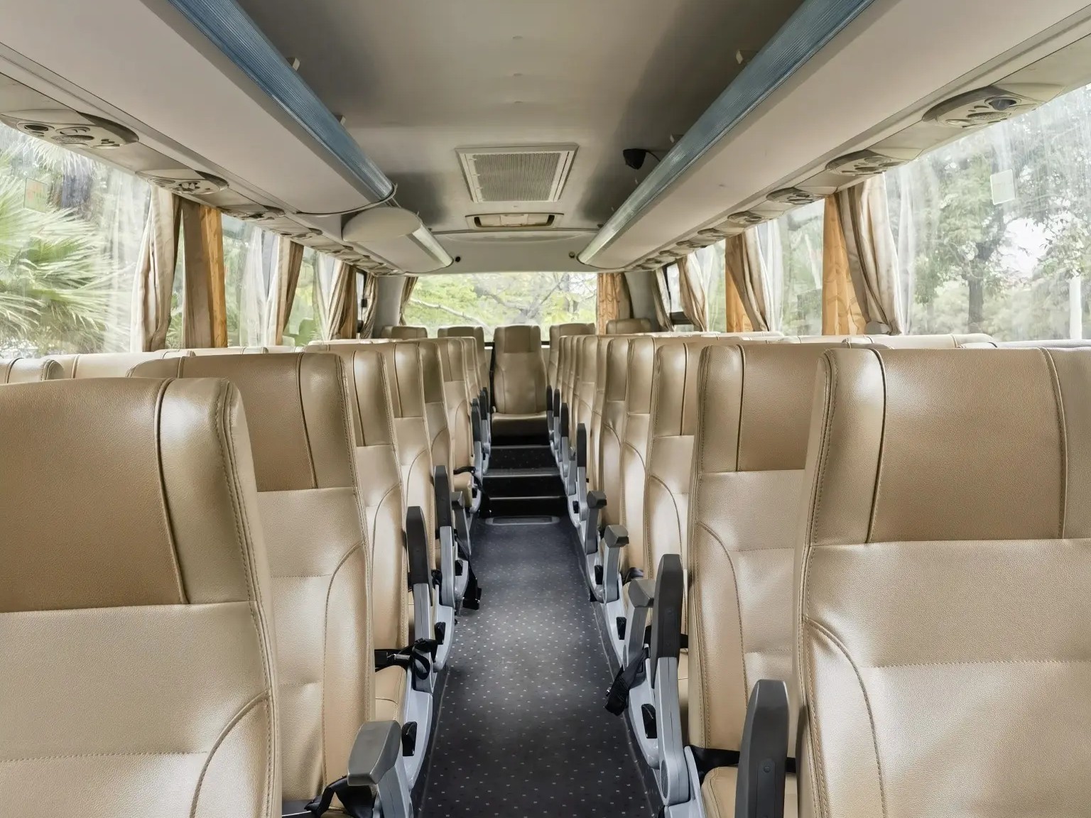 2nd Hand Bus 2016 Year Double Doors 47 Seats Yuchai Engine 6 Cylinders LHD/RHD Used Kinglong XMQ6117