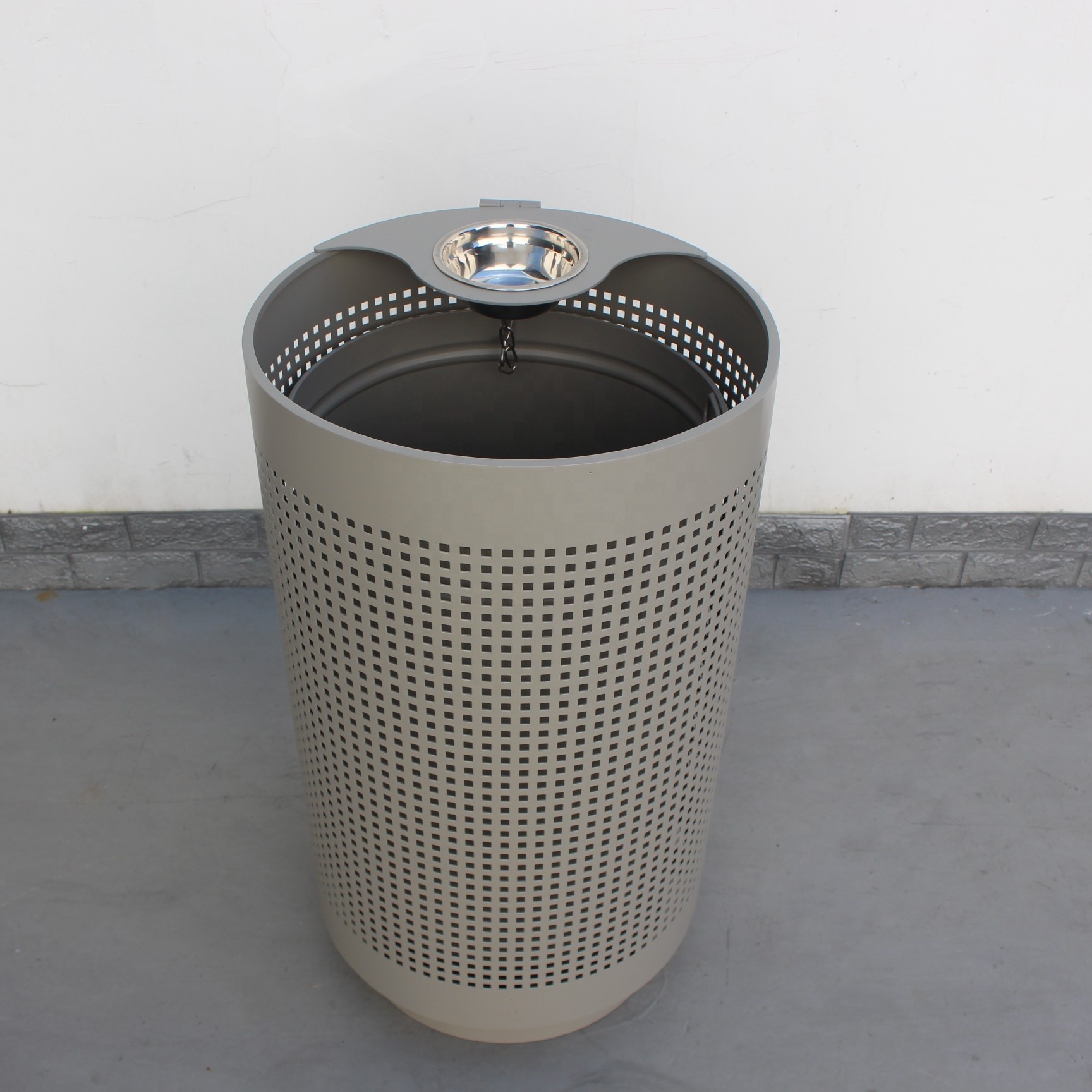 Outdoor Public 120l Garbage Can , Sustainable 32 Gallon Steel Trash Bins