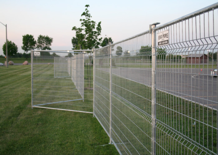 Strong flexibility Temporary Barrier Easy to install Available in a variety of colors