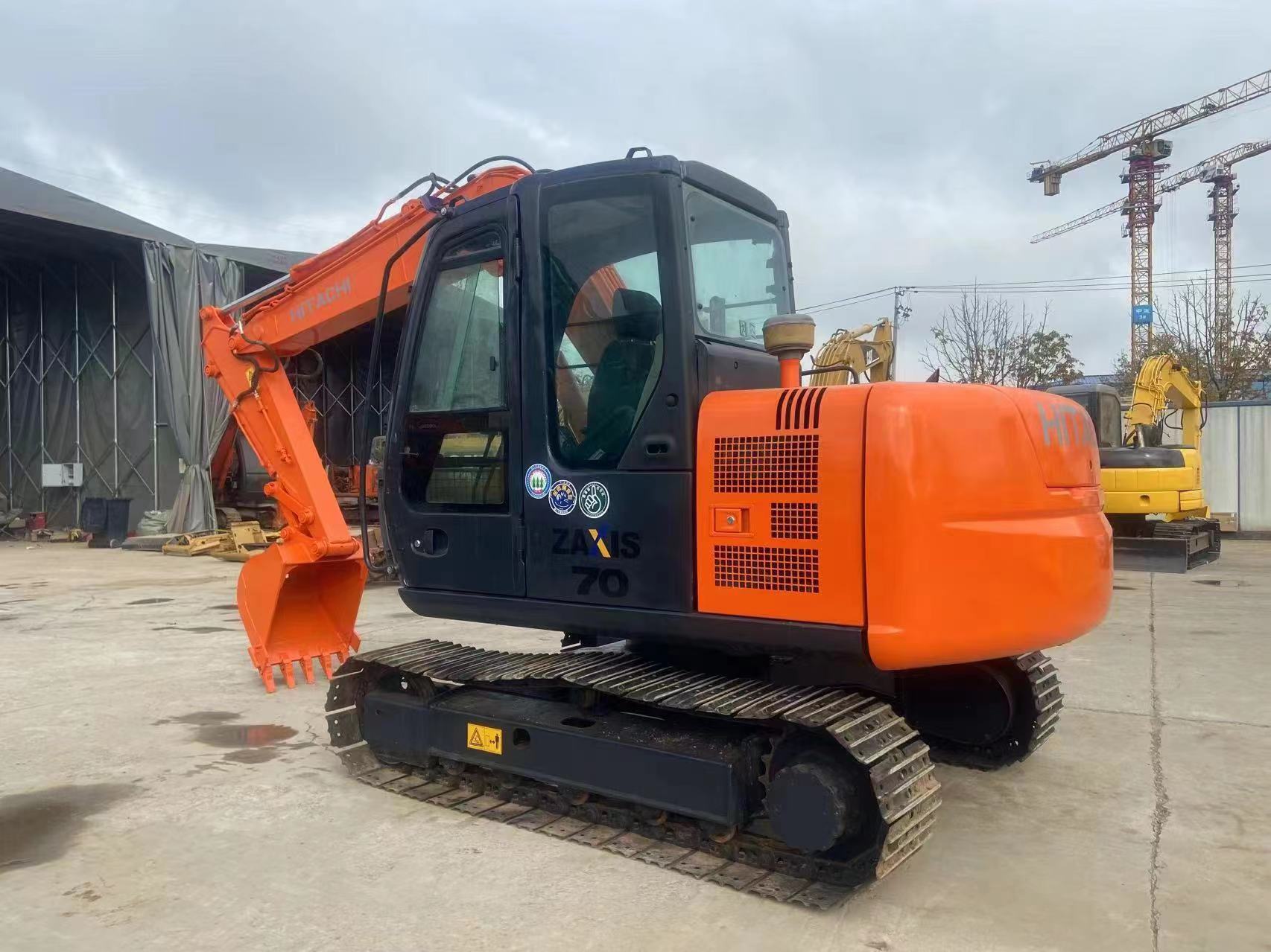 ISUZU Engine Used Hitachi ZX70 Crawler Excavator 7 Ton Mini Excavator in Good Condition