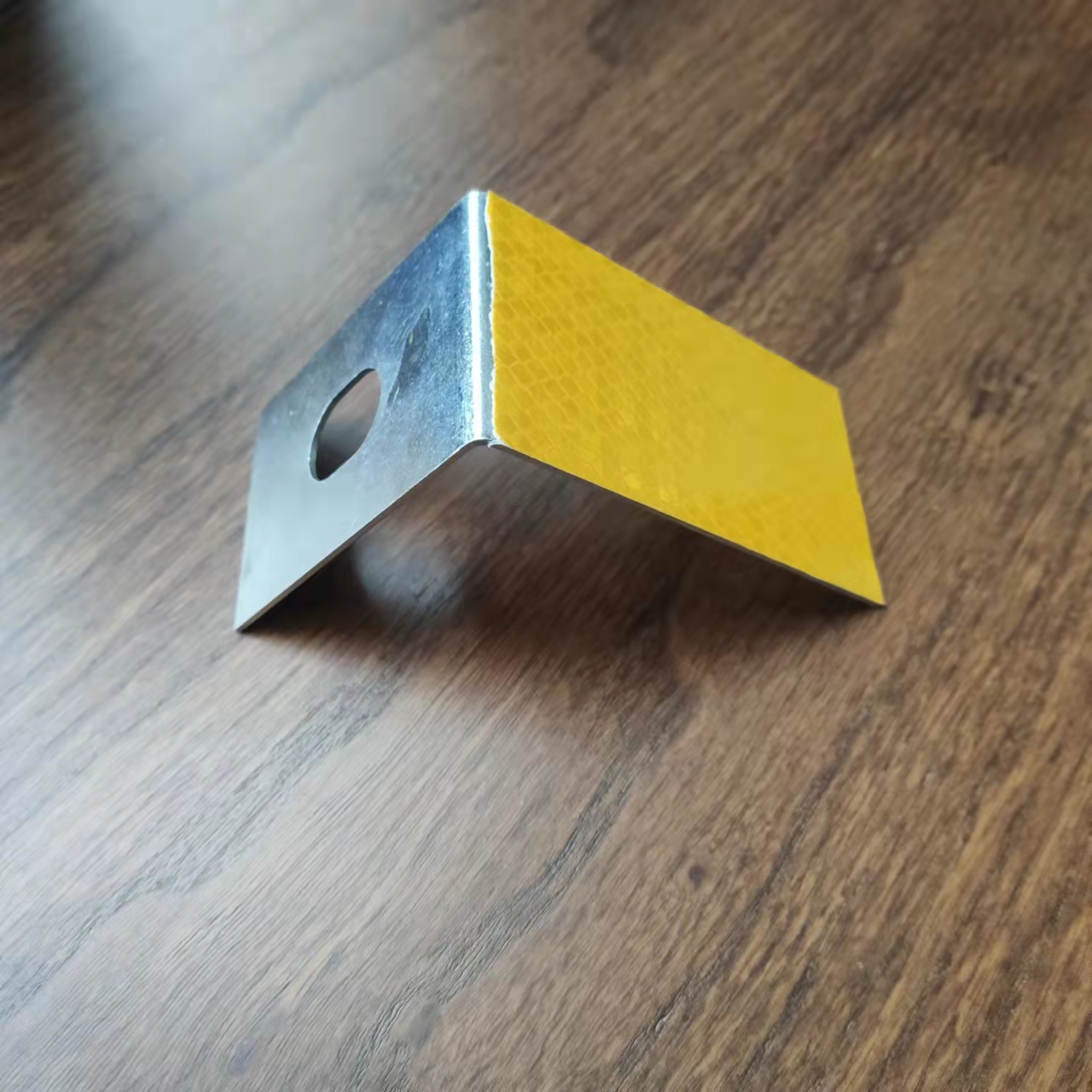 Highway Guardrail Mounted LED Light Red Blue Yellow White Green for Warning Sale