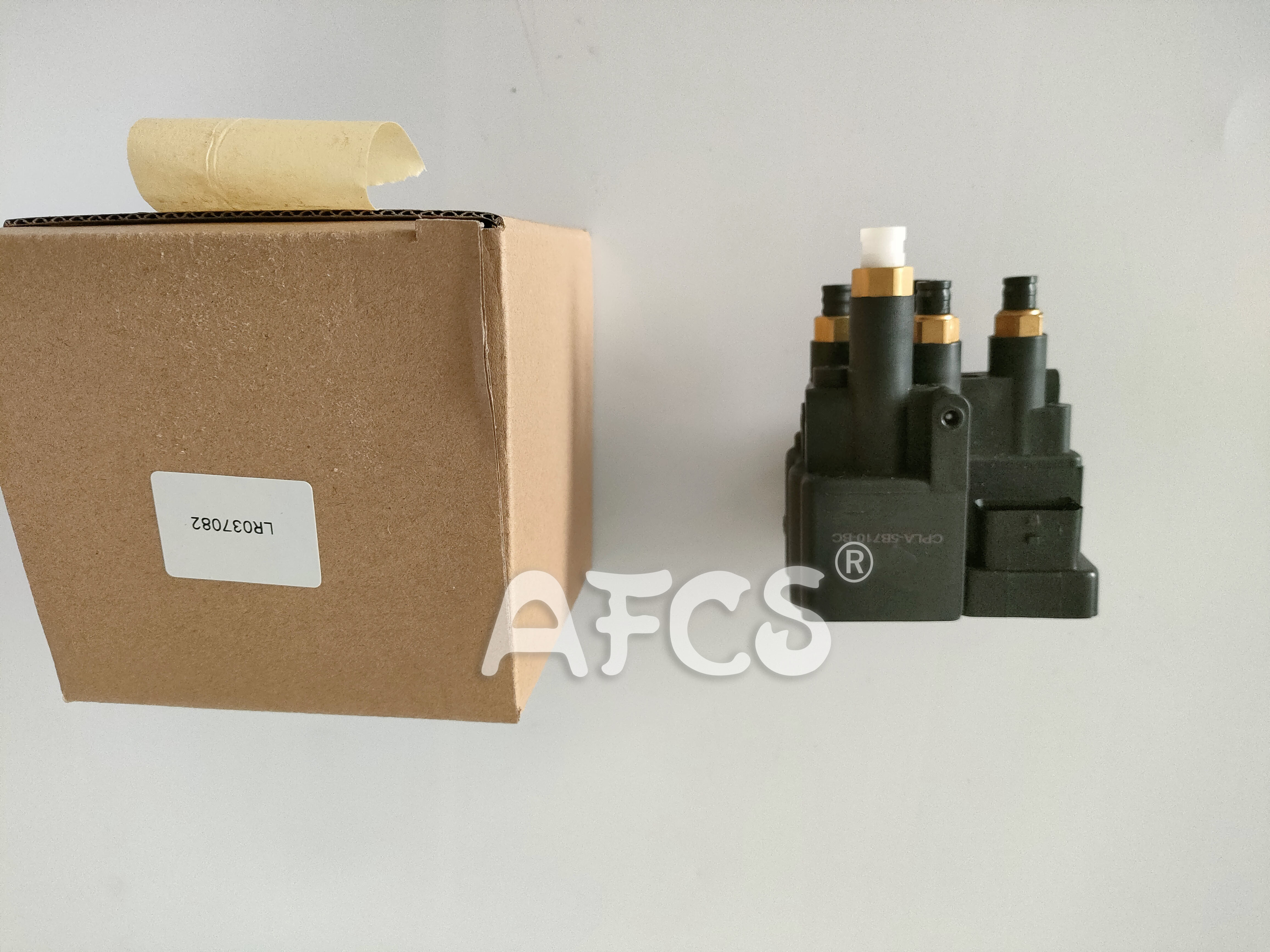 LR037081 LR037082 LR070245 Air Valve Block For Land Rover Defender Van