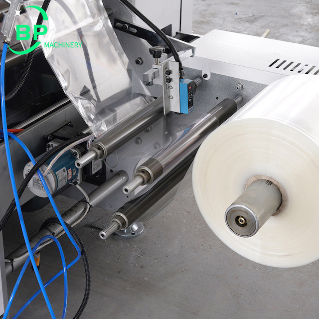 Automatic high speed opp film bagging and packing machine 